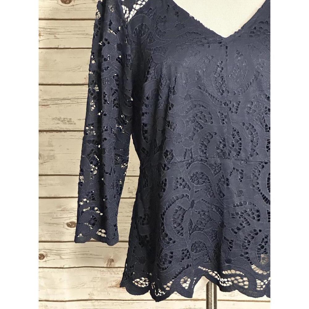 Nanette Lepore navy blue V-neck 3/4 length sleeve floral lace top/blouse Size L - Picture 3 of 8